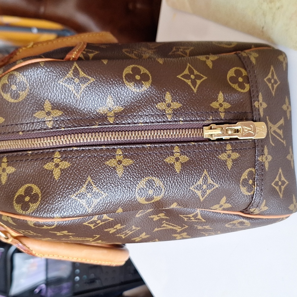 Louis Vuitton Monogram Canvas Deauville Bag - Picture 5 of 8